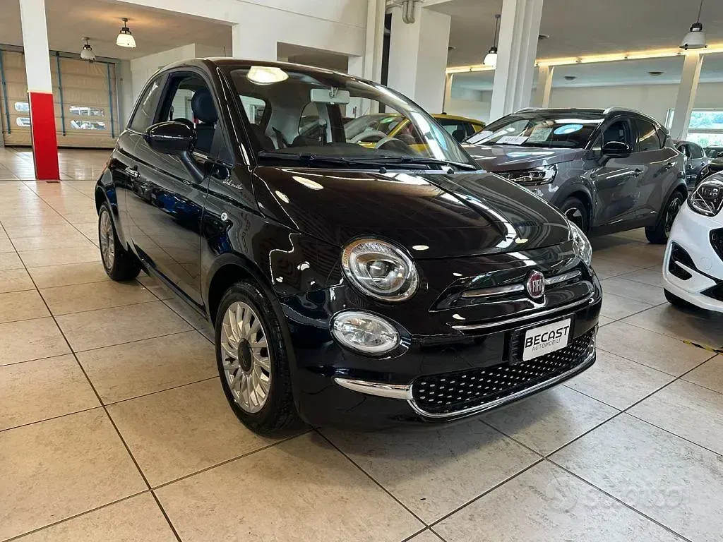 Usata Fiat 500 Dolcevita 69 CV (50 kW) 2022 Nero metallizzato Utilitaria