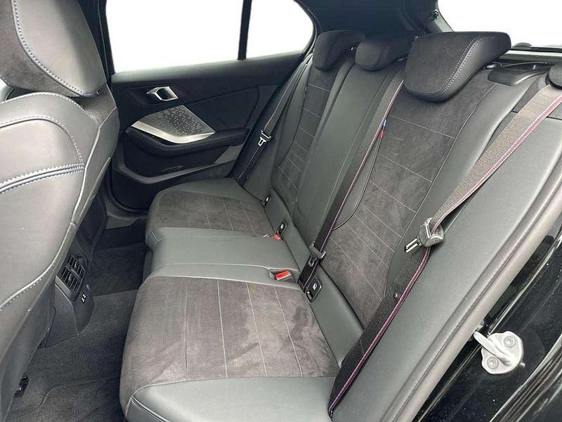 Usata BMW 118 Comfort Edition 150 CV (110 kW) 2024 Black sapphire metallizzato Utilitaria