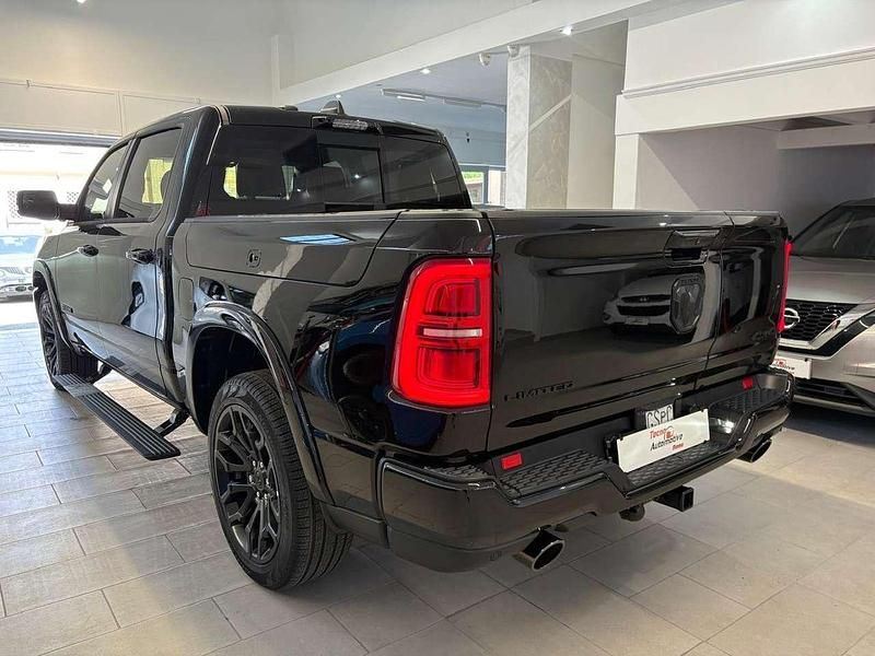 Usata RAM 1500 551 CV (405 kW) 2025 Nero metallizzato Pick-up
