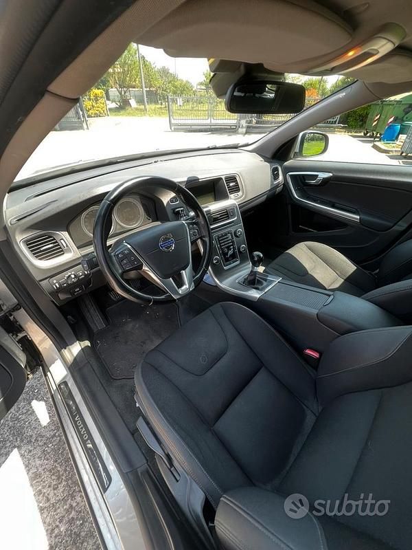 Usata Volvo V60 116 CV (85 kW) 2013 Grigio Station wagon