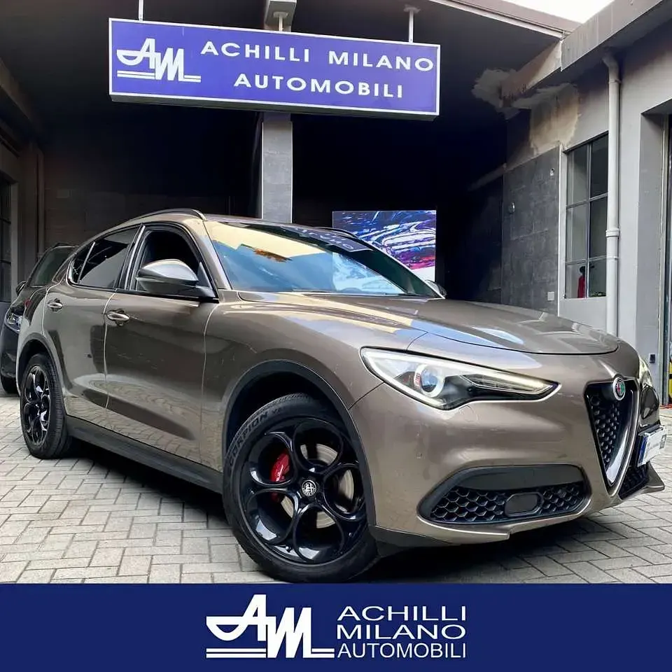 Usata Alfa Romeo Stelvio Executive 280 CV (205 kW) 2019 Sabbia SUV