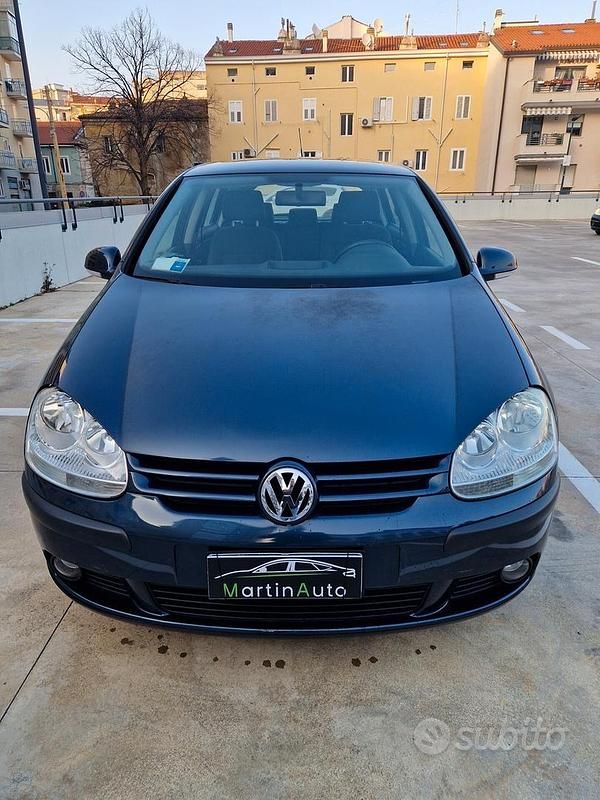 Usata VW Golf IV Comfortline 102 CV (75 kW) 2005 Grigio Berlina