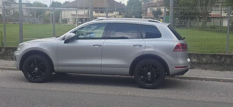 Grigio Usata 2011 VW Touareg SUV | 10.500 € (Super prezzo) - Immagine 1/4