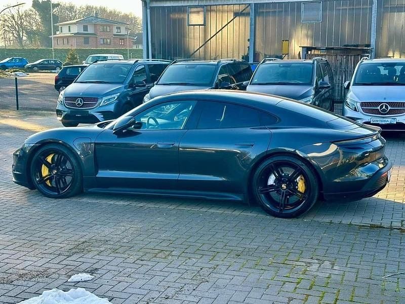 Begagnad Porsche Taycan 4S 139 kW (190 HK) 2020 Grå Sedan