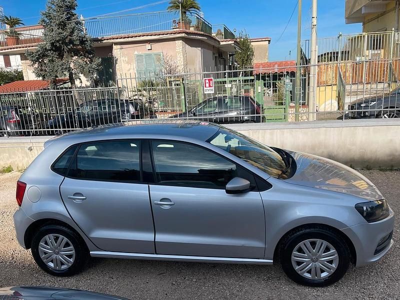 Usata VW Polo Trendline 60 CV (44 kW) 2016 Argento Berlina