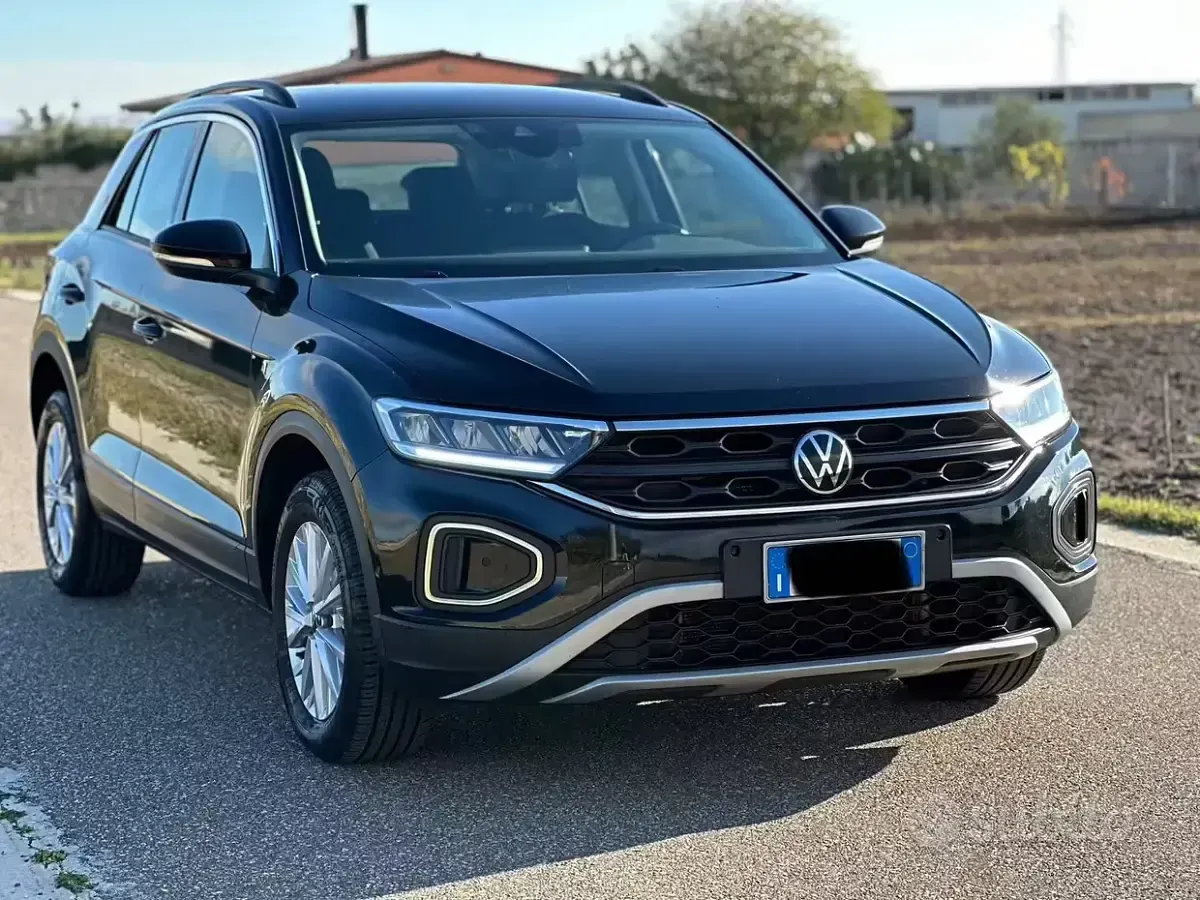 Usata VW T-Roc Style 150 CV (110 kW) 2022 Nero SUV