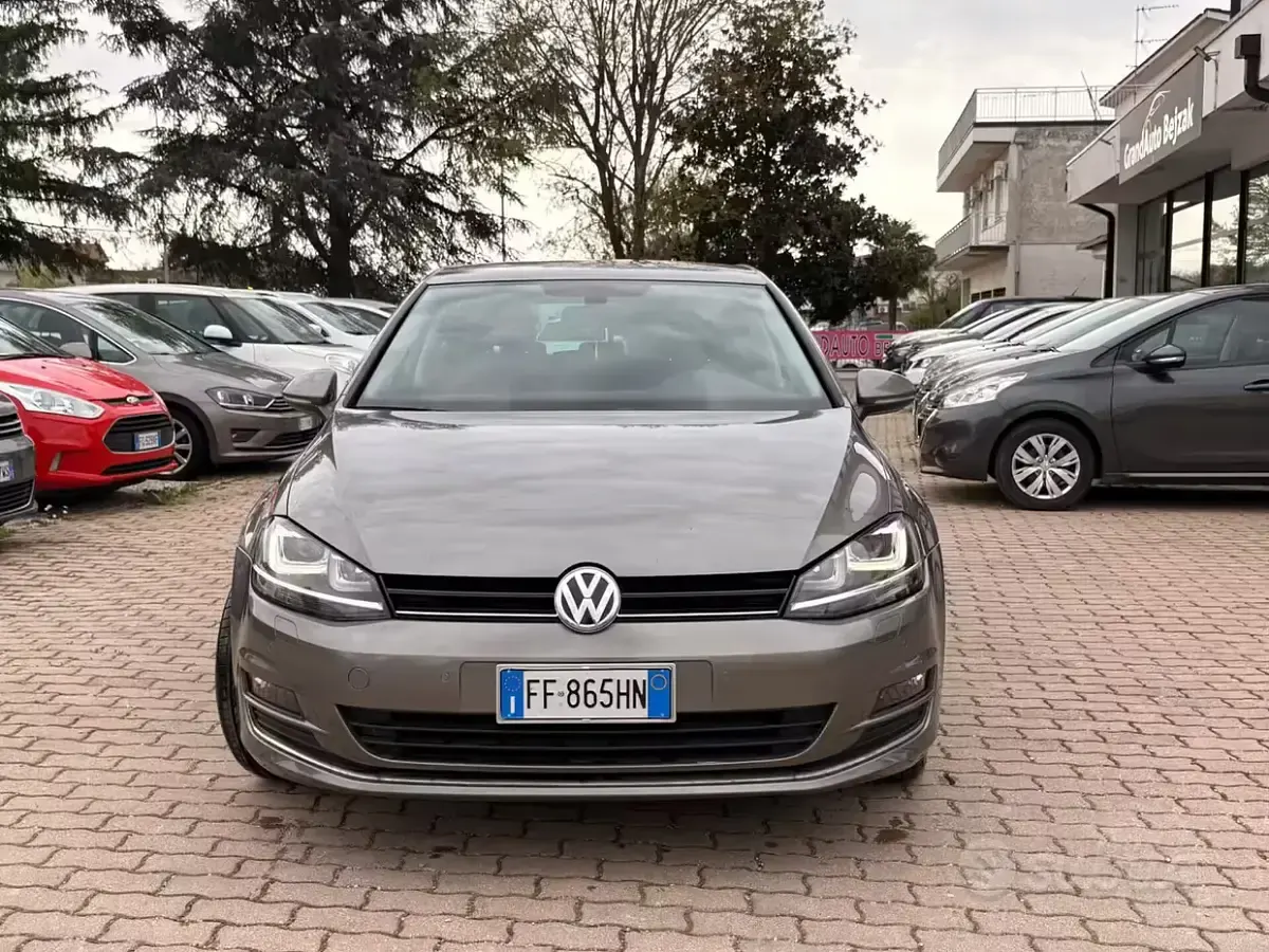 Używany VW Golf VII Executive 110 KM (80 kW) 2017 Szary Sedan/Limuzyna