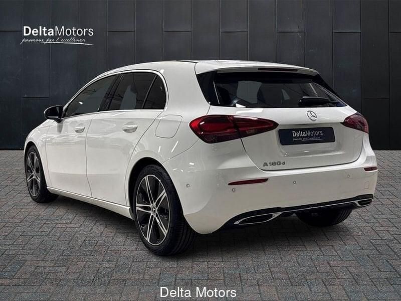 Nuova Mercedes A180 Advanced 116 CV (85 kW) 2026 Nero Berlina