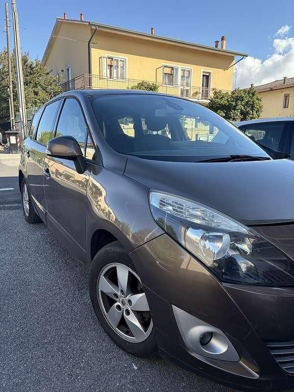 Usata Renault Scénic III Exception 120 CV (88 kW) 2009 Monovolume