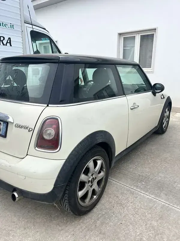Usata Mini Cooper D 109 CV (80 kW) 2008 Utilitaria