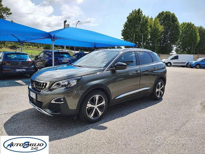 Bronzo Usata 2016 Peugeot 3008 GT-line SUV | 13.900 € (Ottimo prezzo) - Immagine 1/4