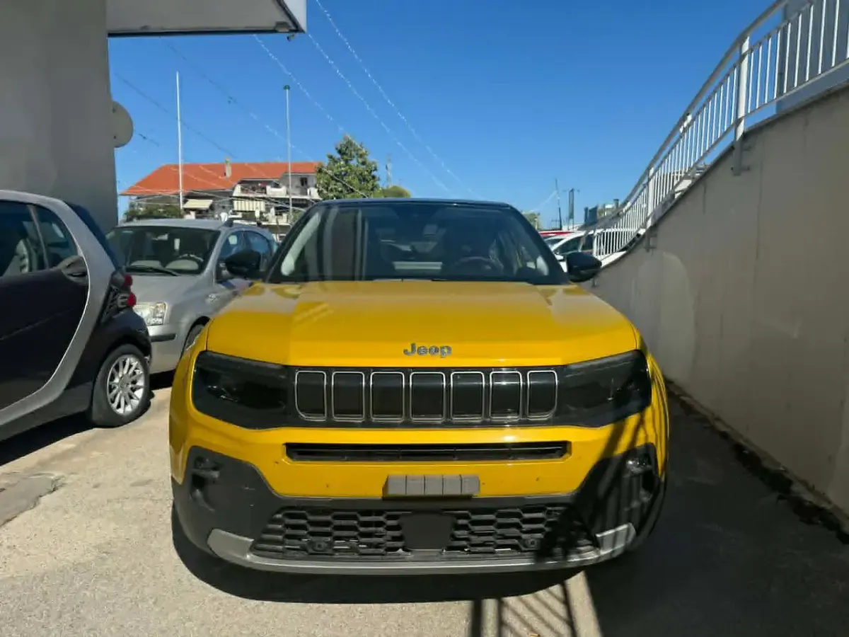 Usata Jeep Avenger Summit 100 CV (73 kW) 2024 Giallo SUV