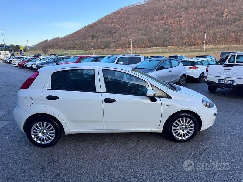 Usado Fiat Punto Easy 95 CV (69 kW) 2016 Blanco Utilitario