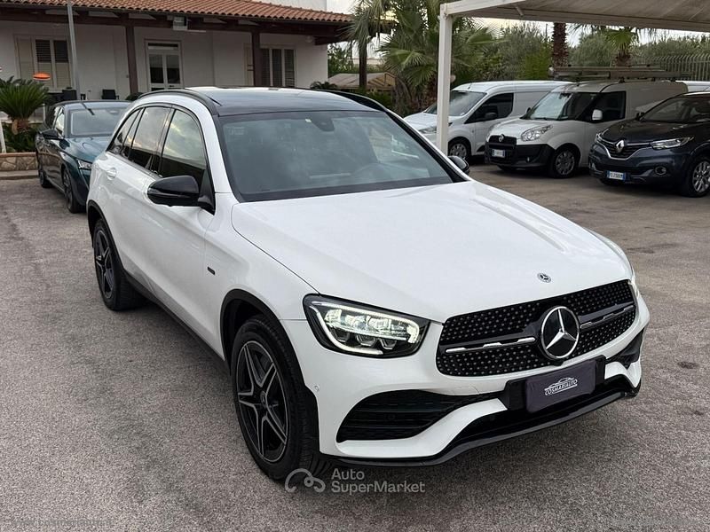 Usata Mercedes GLC300e Premium 194 CV (142 kW) 2021 Bianco SUV