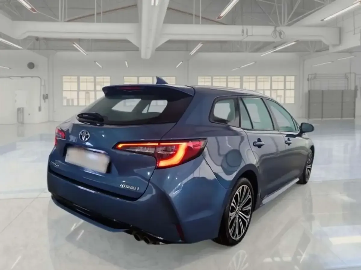 Usata Toyota Corolla Business Edition 152 CV (111 kW) 2022 Blu Station wagon