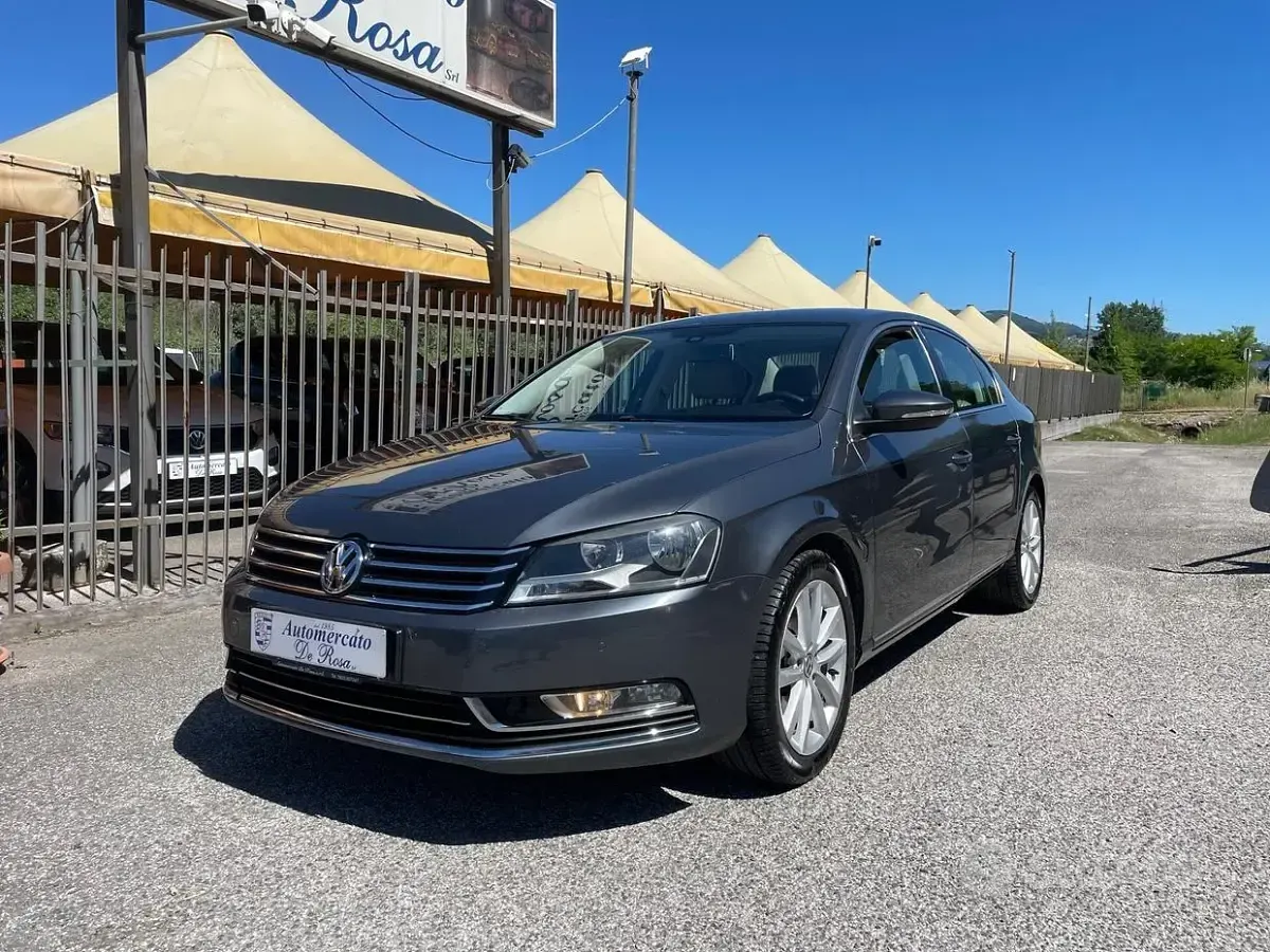 Usata VW Passat Highline 140 CV (102 kW) 2011 Grigio Berlina