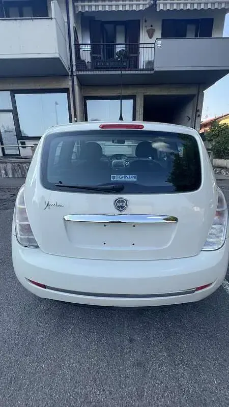 Usata Lancia Ypsilon 69 CV (50 kW) 2011 Beige Utilitaria