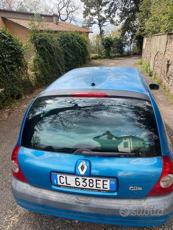 Usata Renault Clio II 58 CV (42 kW) 2004 Blu Berlina