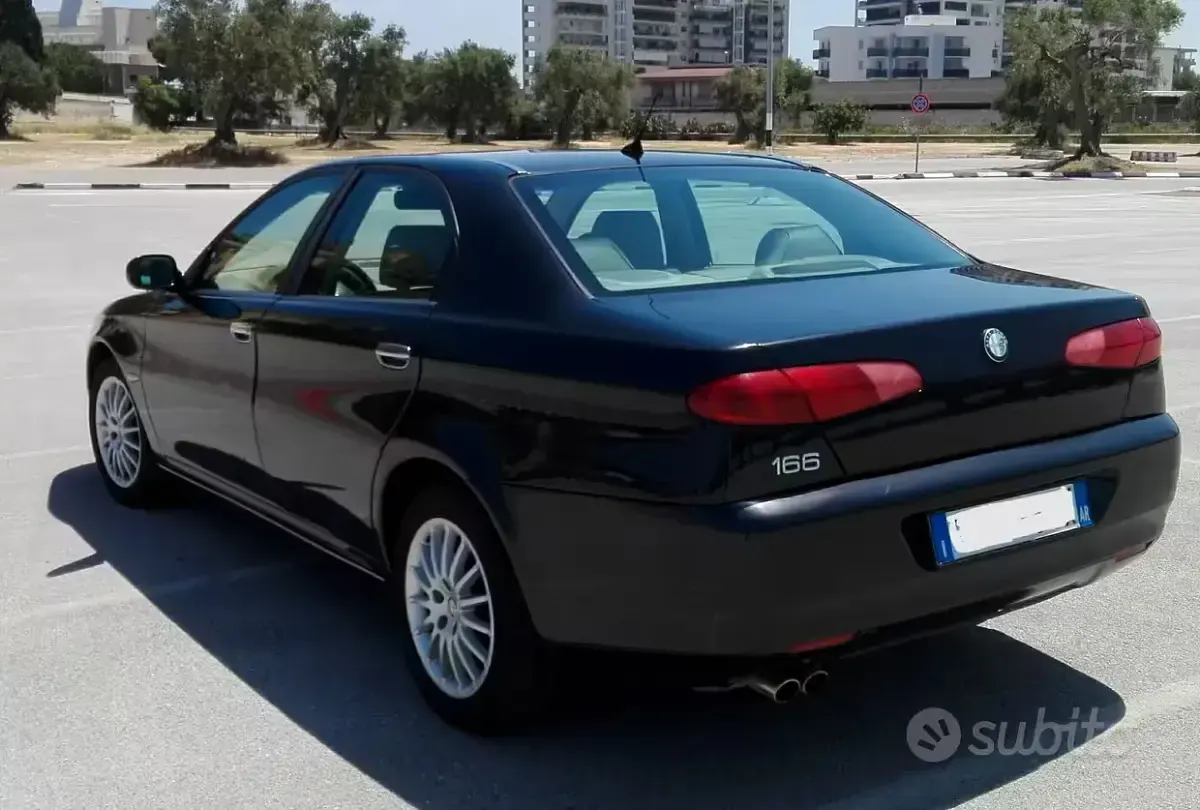 Usata Alfa Romeo 166 188 CV (138 kW) 2005 Berlina