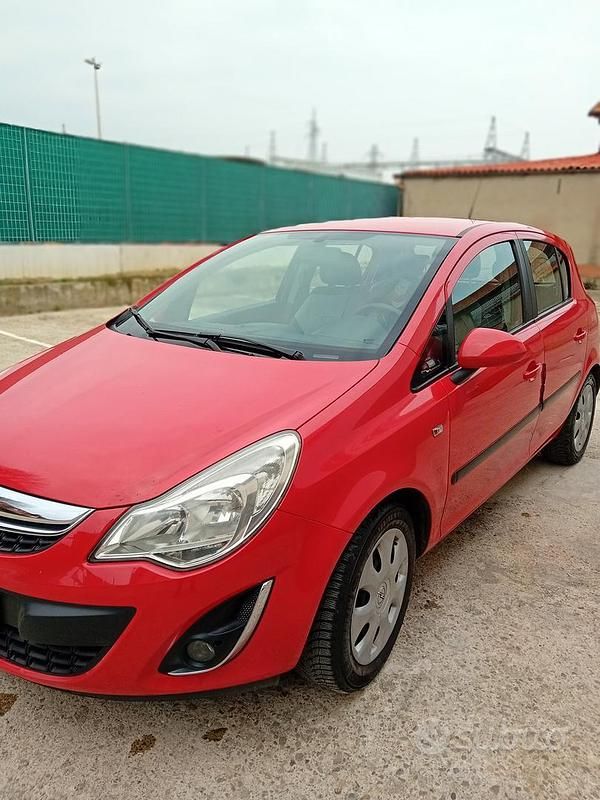 Usata Opel Corsa 85 CV (62 kW) 2012 Rosso Utilitaria