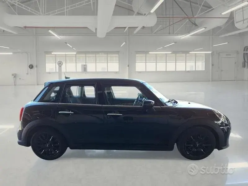 Usata Mini Cooper Classic 136 CV (100 kW) 2022 Nero Utilitaria