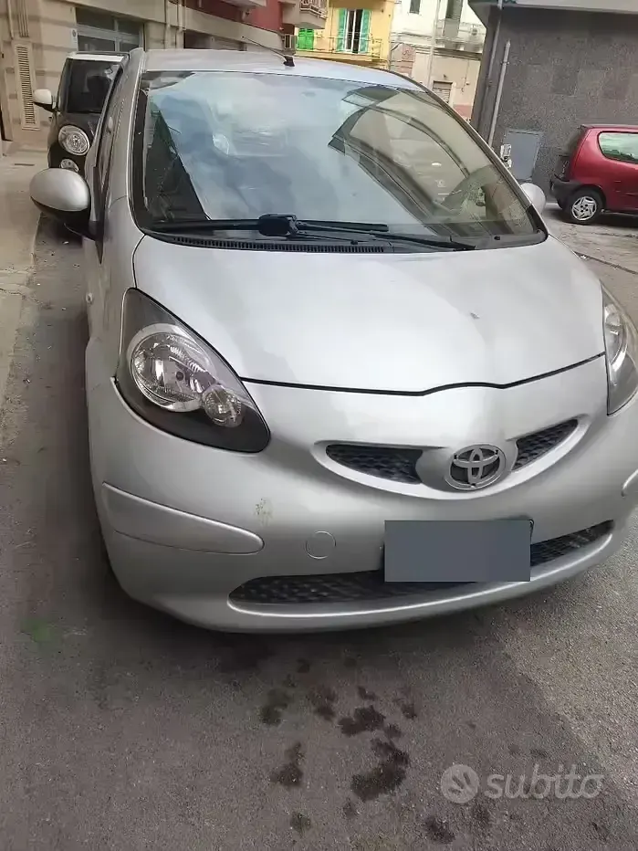 Usata Toyota Aygo 68 CV (50 kW) 2006 Grigio Utilitaria