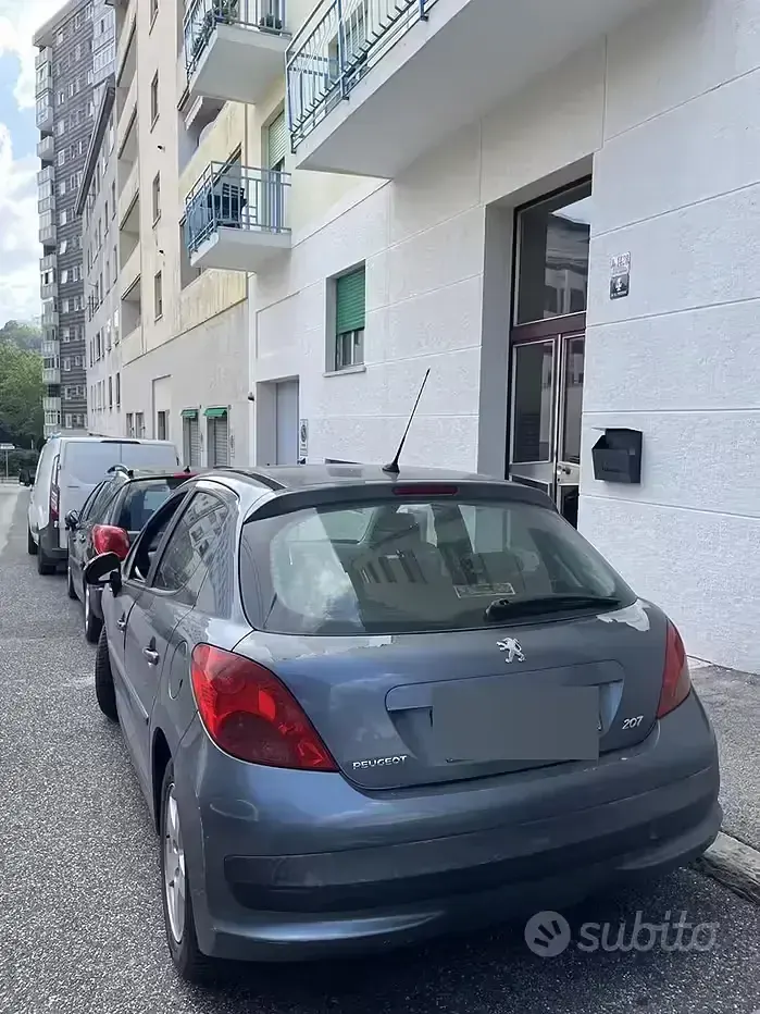 Usata Peugeot 207 68 CV (50 kW) 2007 Grigio Berlina
