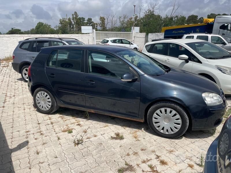 Usata VW Golf V Comfortline 116 CV (85 kW) 2007 Blu Berlina