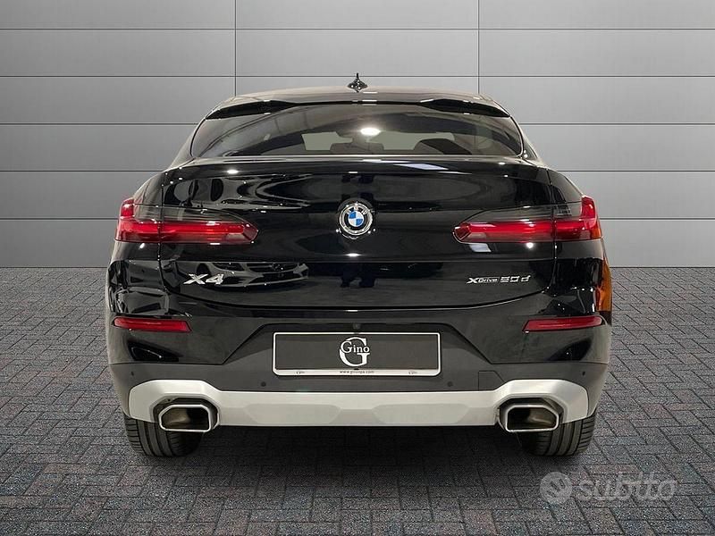 Begagnad BMW X4 Comfort Edition 190 HK (139 kW) 2023 Svart SUV