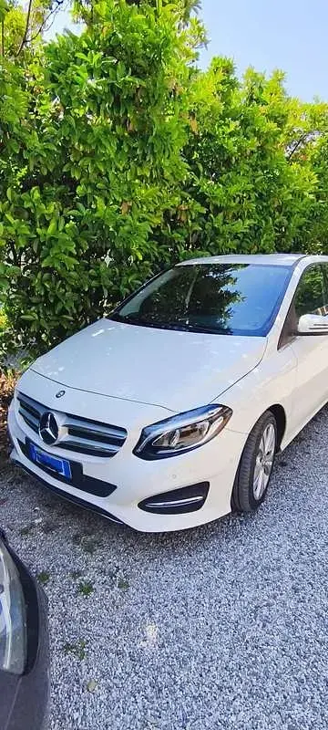 Usata Mercedes 180 109 CV (80 kW) 2015 Bianco Berlina