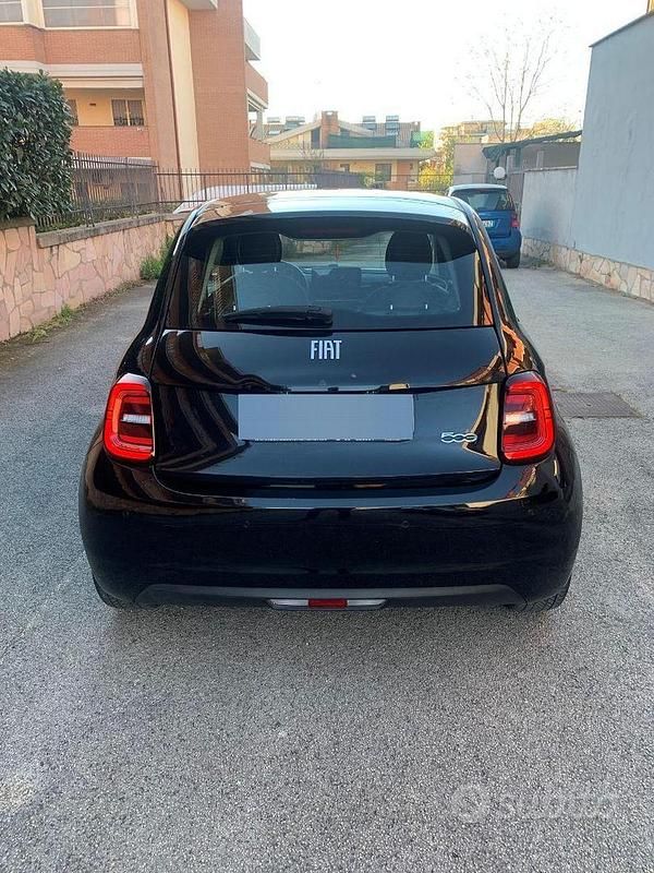 Usata Fiat 500e Icon 86 kW (118 CV) 2022 Nero Berlina