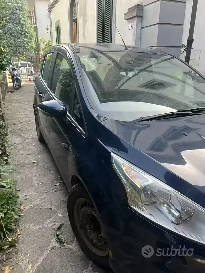 Usata Ford B-MAX Titanium 75 CV (55 kW) 2015 Blu Monovolume