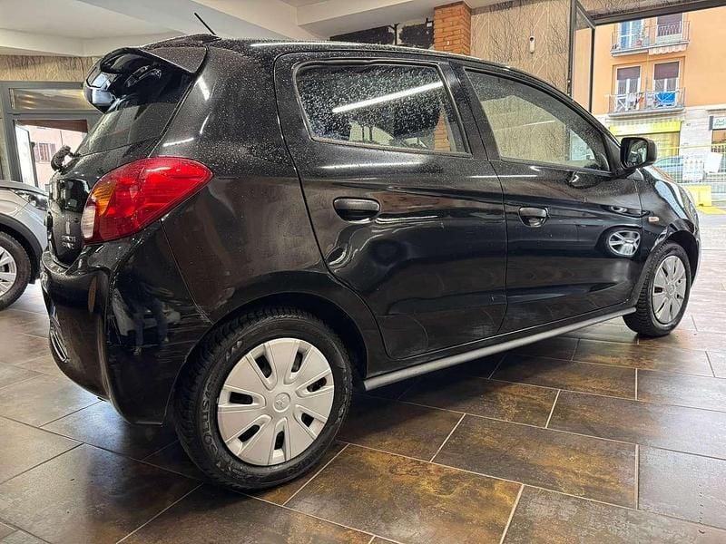 Usata Mitsubishi Space Star Invite 71 CV (52 kW) 2015 Nero Utilitaria