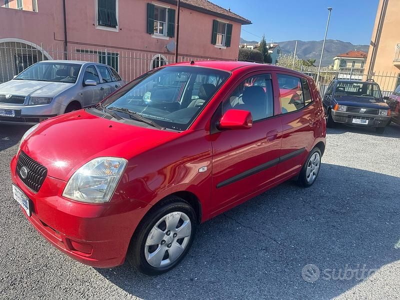 Usata Kia Picanto Spirit 61 CV (44 kW) 2007 Rosso Utilitaria
