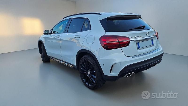 Usata Mercedes GLA220 Premium 184 CV (135 kW) 2018 Bianco pastello SUV