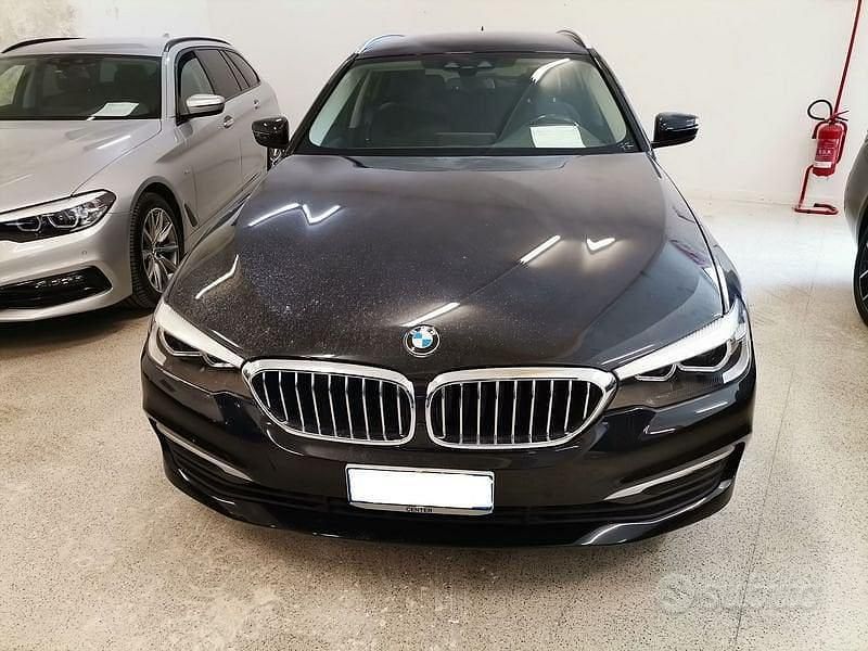 Usata BMW 520 Sport Line 190 CV (139 kW) 2019 Nero Station wagon