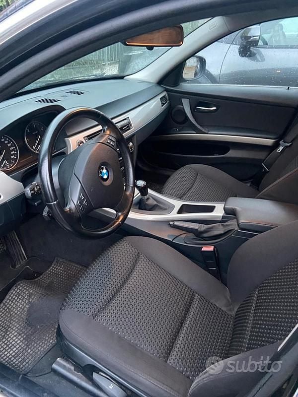 Usata BMW 320 184 CV (135 kW) 2011 Nero Station wagon
