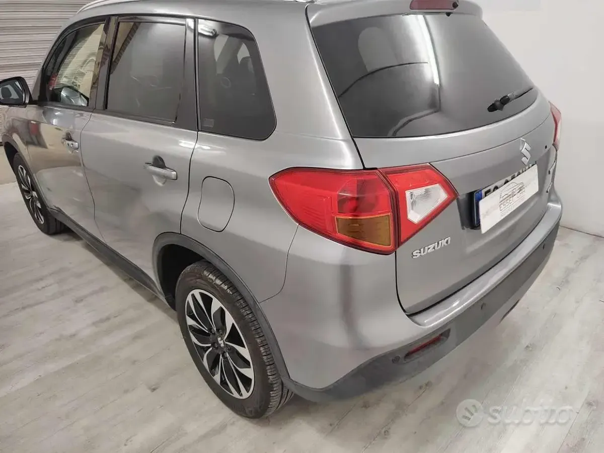 Usata Suzuki Vitara Cool 120 CV (88 kW) 2016 Grigio SUV