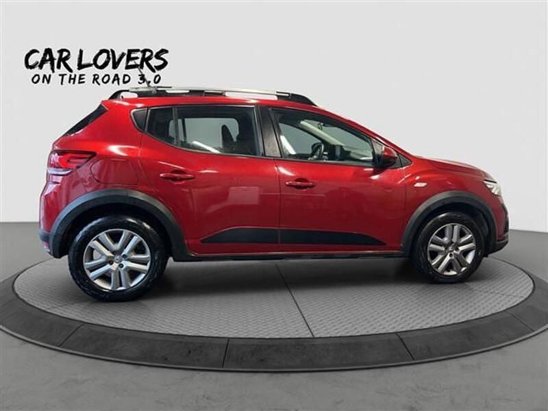 Usata Dacia Sandero Comfort 101 CV (74 kW) 2022 Rosso Utilitaria