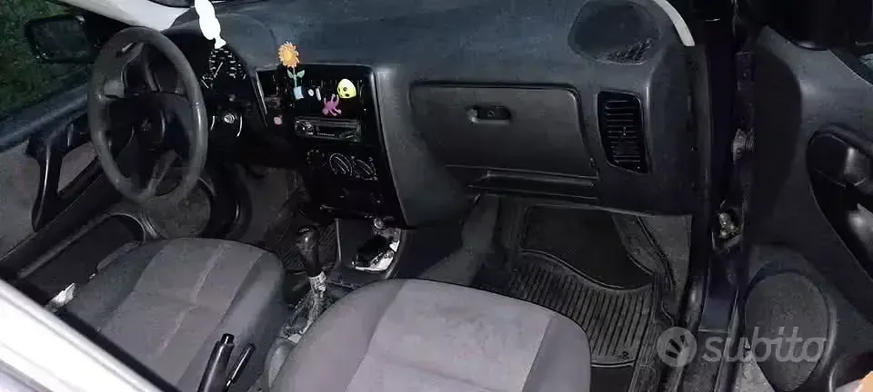 Usata VW Polo 60 CV (44 kW) 1996 Blu Utilitaria