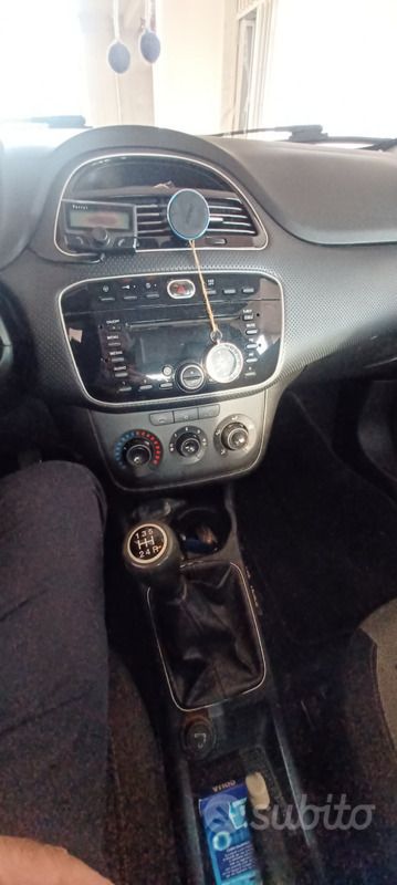 Usata Fiat Grande Punto 90 CV (66 kW) 2011 Grigio Utilitaria