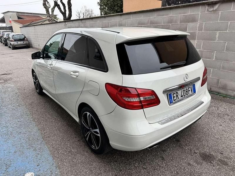 Usata Mercedes B200 Premium 136 CV (100 kW) 2013 Bianco Monovolume