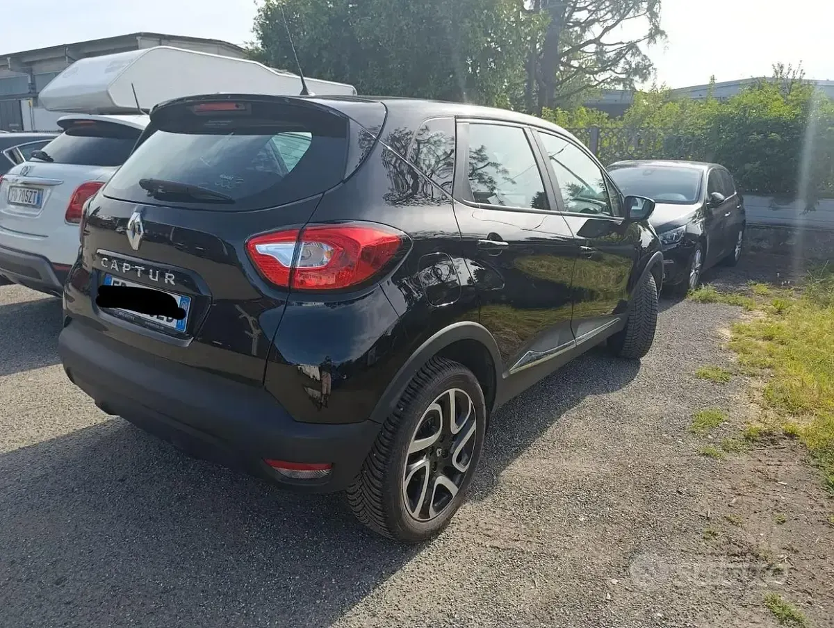 Usata Renault Captur 90 CV (66 kW) 2016 Nero SUV