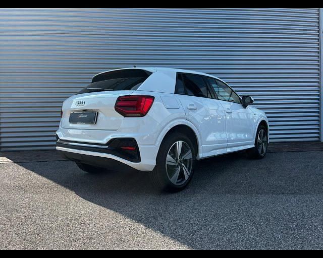 Nuova Audi Q2 S-Line 150 CV (110 kW) 2025 Bianco arkona SUV
