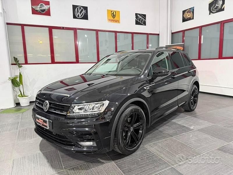 Usata VW Tiguan R-line 150 CV (110 kW) 2020 Nero SUV