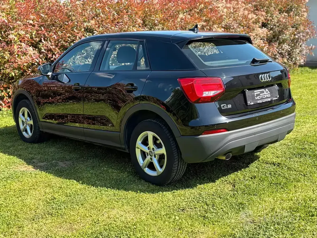 Usado Audi Q2 116 CV (85 kW) 2019 Negro SUV