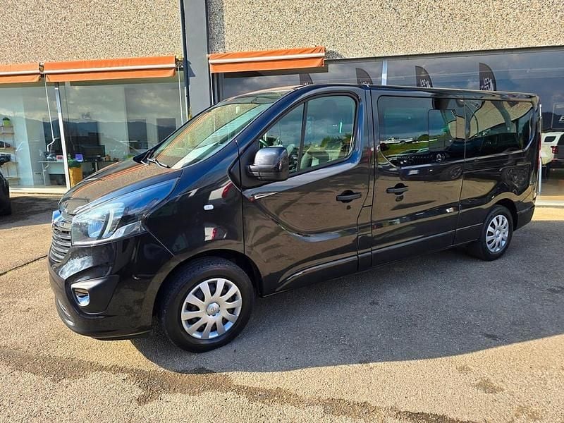 Usata Opel Vivaro 145 CV (106 kW) 2018 Grigio Monovolume