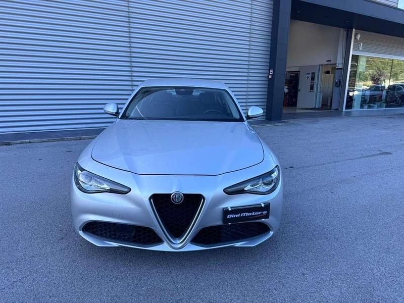 Usata Alfa Romeo Giulia Super 150 CV (110 kW) 2017 Argento Berlina