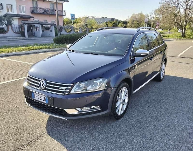 Usata VW Passat 177 CV (130 kW) 2013 Blu/azzurro Station wagon