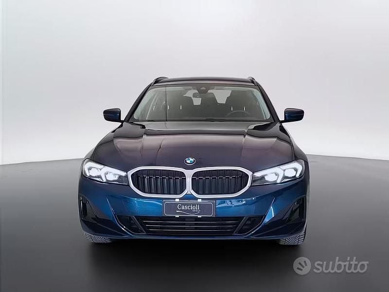 Usata BMW 320e 190 CV (139 kW) 2024 Blu Station wagon